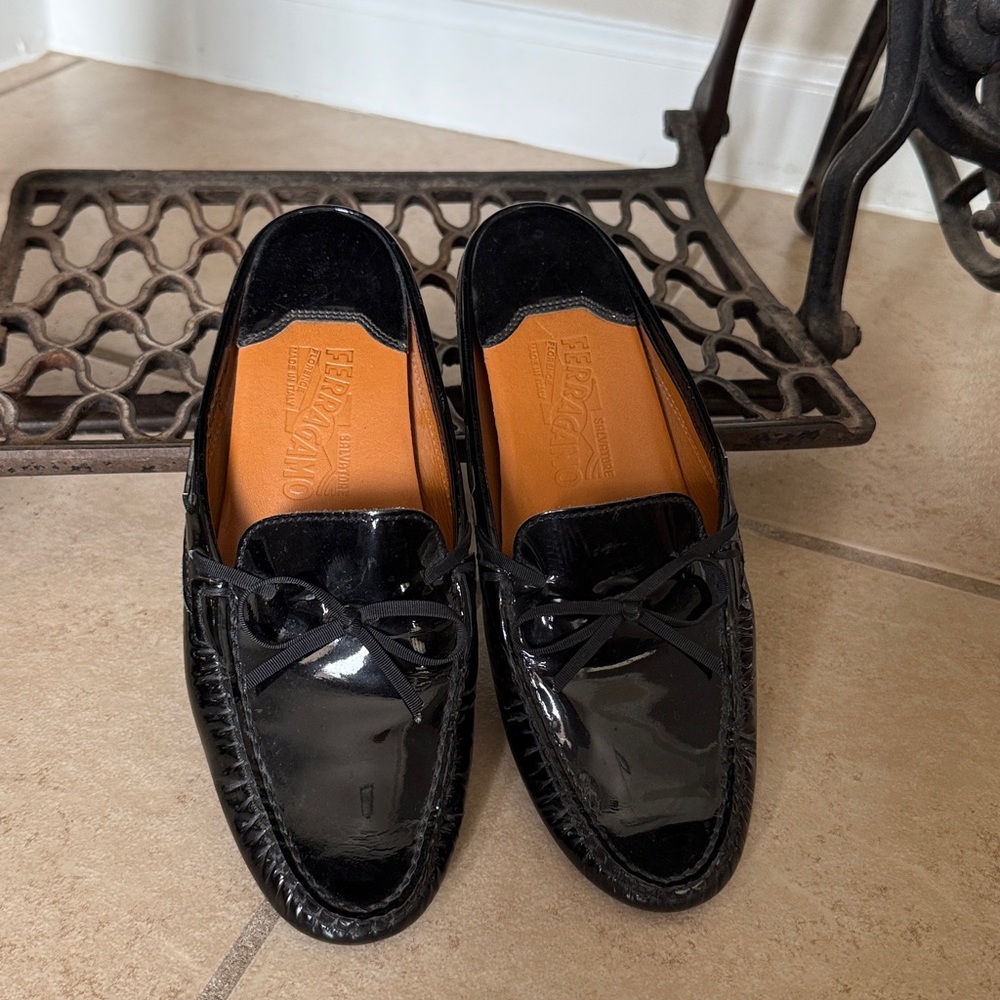 Ferragamo Salvatore Rare Loafers Black Patent Leather Size 6C
Made in Italy - Picture 2 of 6